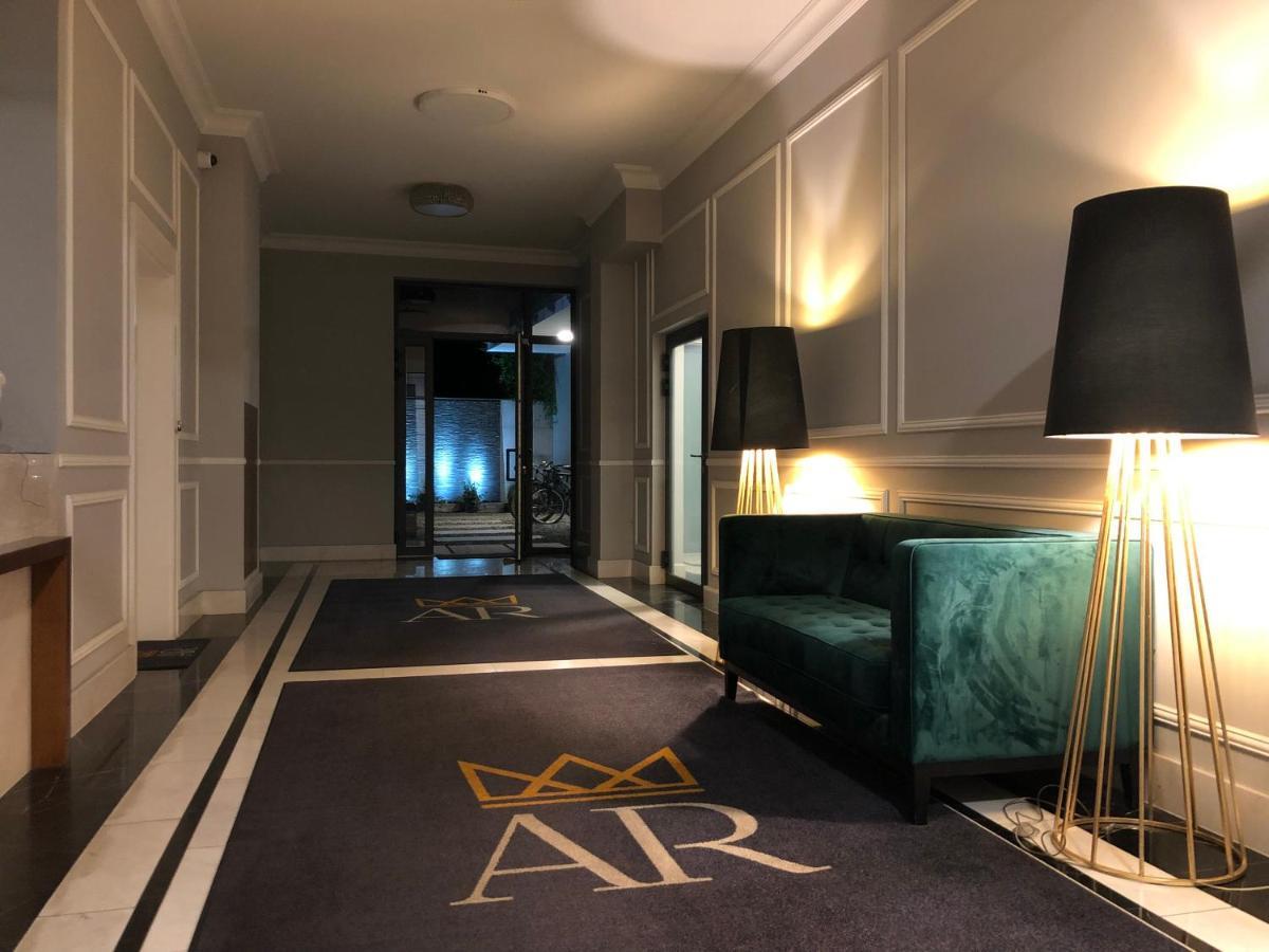 Old Town Premium Queen'S Apartments Krakow Bagian luar foto
