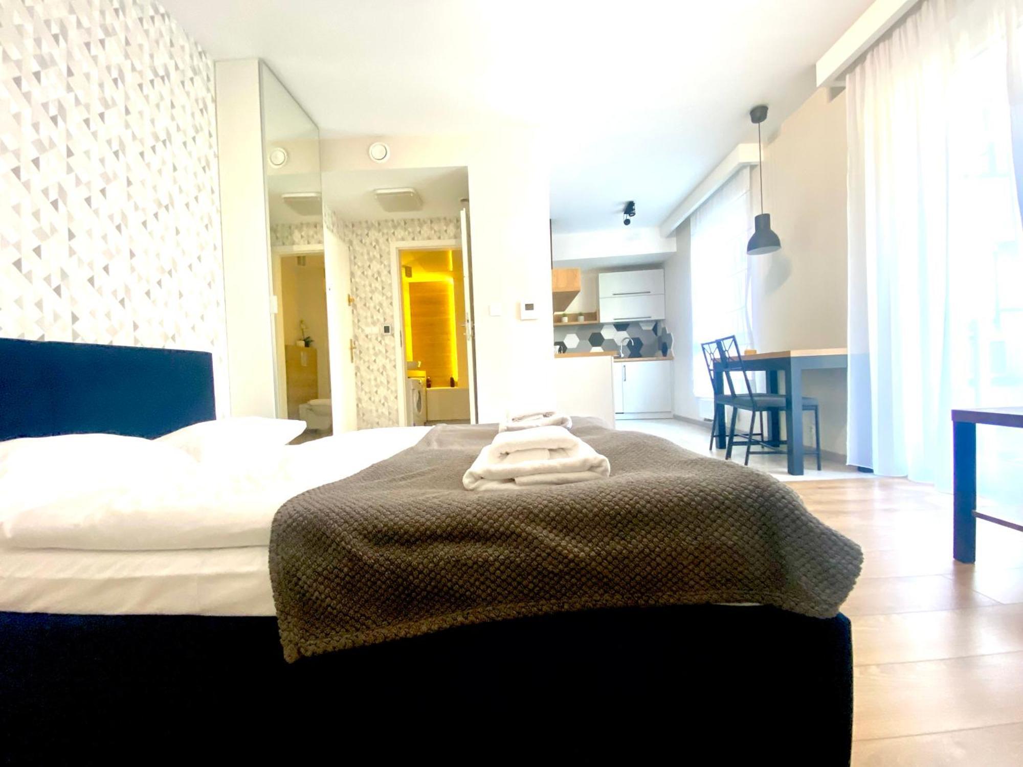 Old Town Premium Queen'S Apartments Krakow Bagian luar foto
