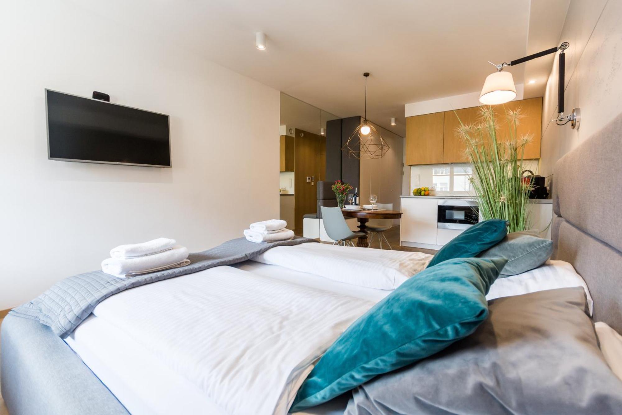 Old Town Premium Queen'S Apartments Krakow Bagian luar foto