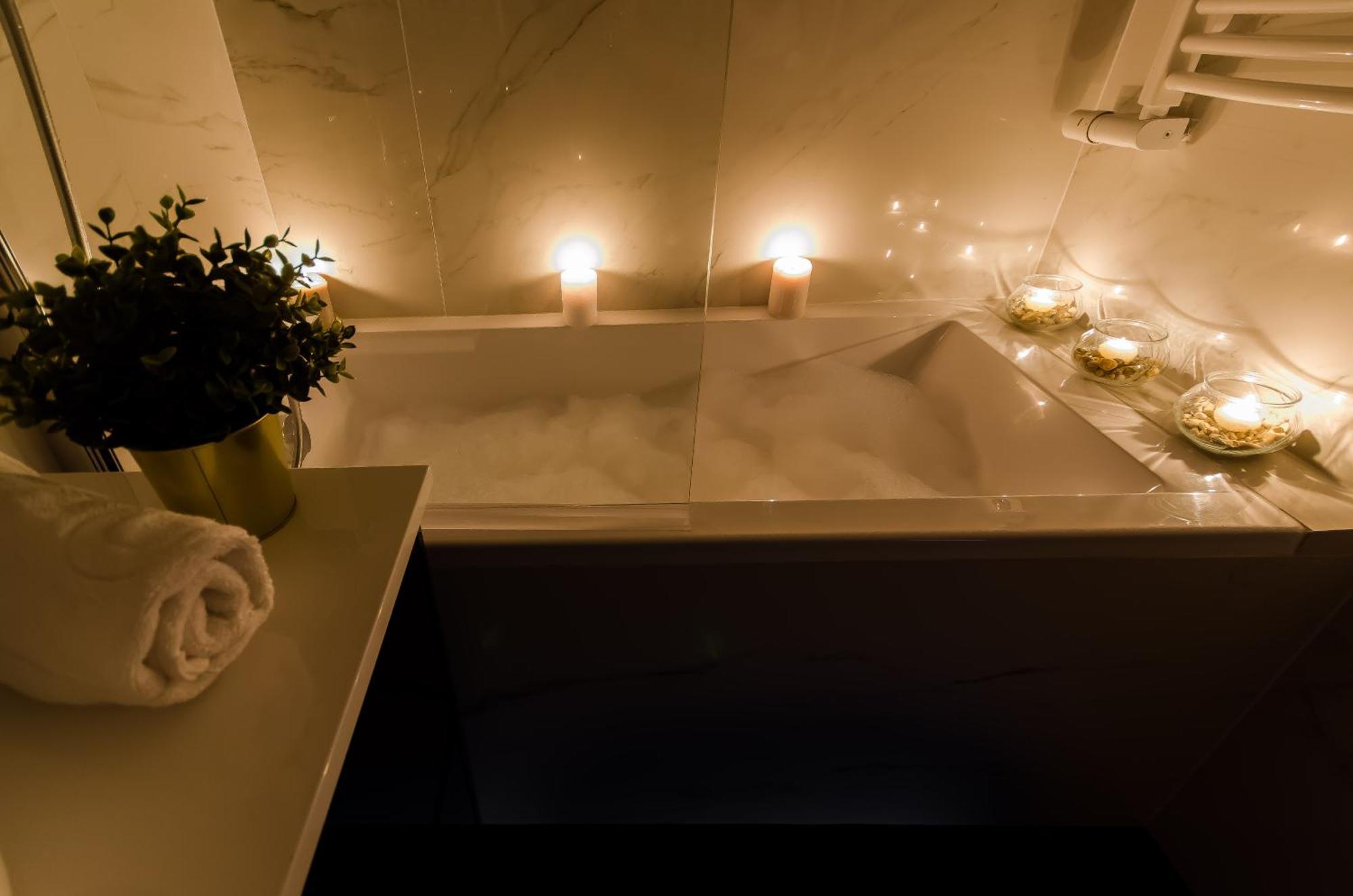 Old Town Premium Queen'S Apartments Krakow Bagian luar foto
