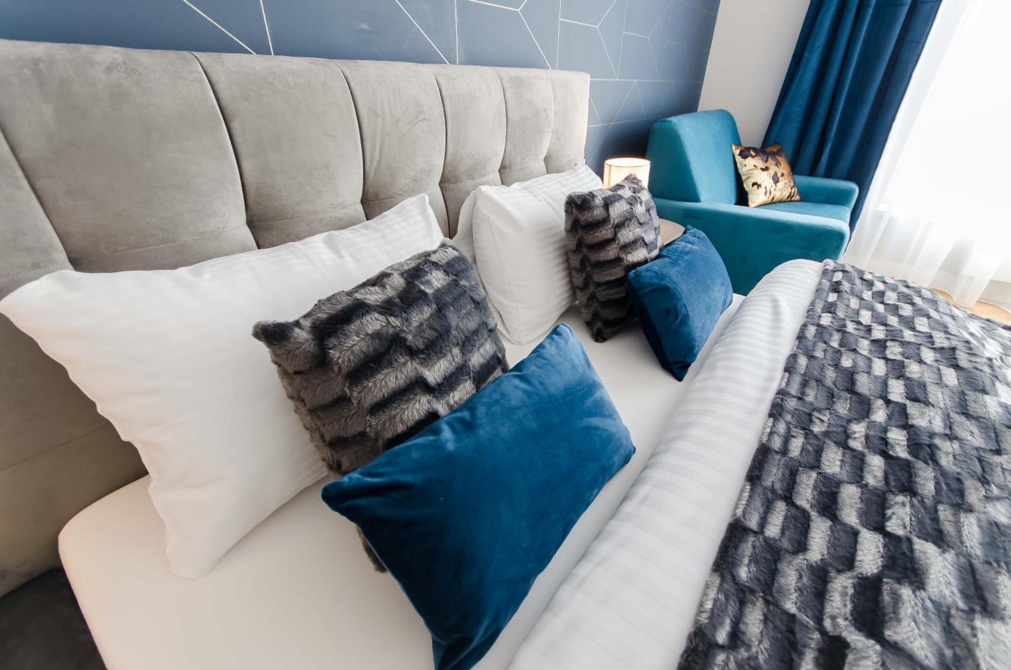 Old Town Premium Queen'S Apartments Krakow Bagian luar foto