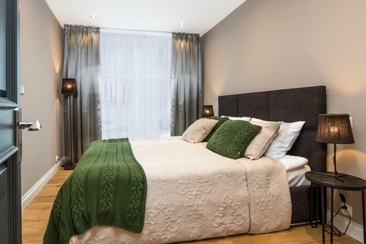 Old Town Premium Queen'S Apartments Krakow Bagian luar foto